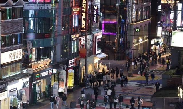 서울 마포구 홍대입구역 인근 거리 풍경. [사진=연합뉴스]