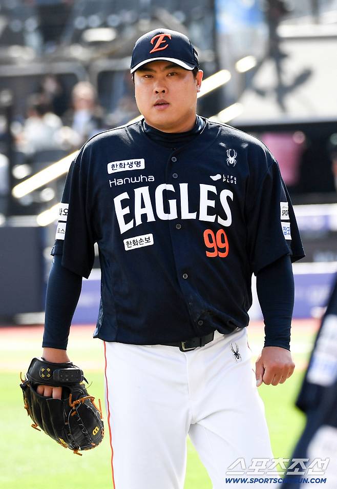 17일 수원KT위즈파크에서 열린 KT와 한화의 경기. 5회를 마친 한화 선발 류현진이 더그아웃으로 향하고 있다. 수원=박재만 기자 pjm@sportschosun.com/2026.05.17/
