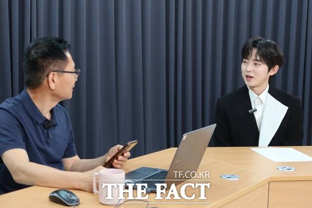 '무명전설'이 남긴 진짜 스타, 그리고 이제 막 자신의 전설을 시작한 인물, 가수 하루를 19일 오후 [강일홍의 스페셜 라이브 인터뷰], 더팩트 스튜디오에 초대했다. /이상빈 기자