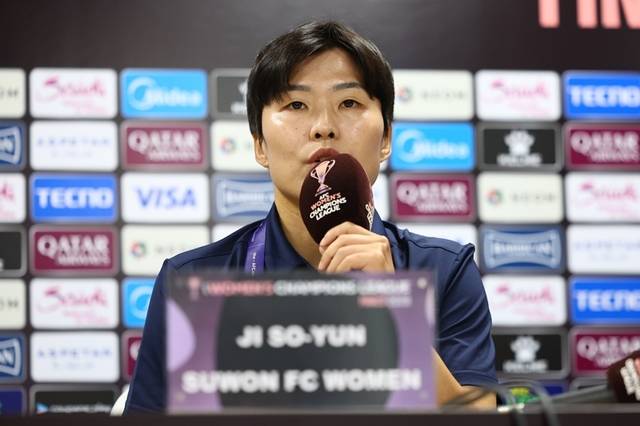 19일 수원종합운동장에서 열린 아시아축구연맹(AFC) 여자 챔피언스리그(AWCL) 4강 기자회견에서 수원FC 위민 지소연이 질문에 답하고 있다. 연합뉴스