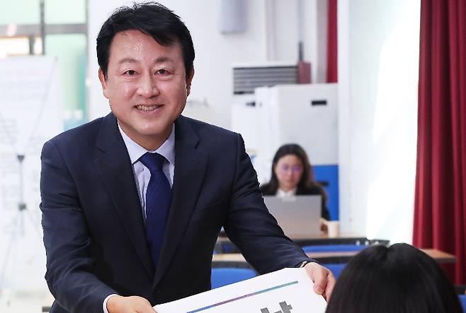 더불어민주당 김용남 후보. 연합뉴스