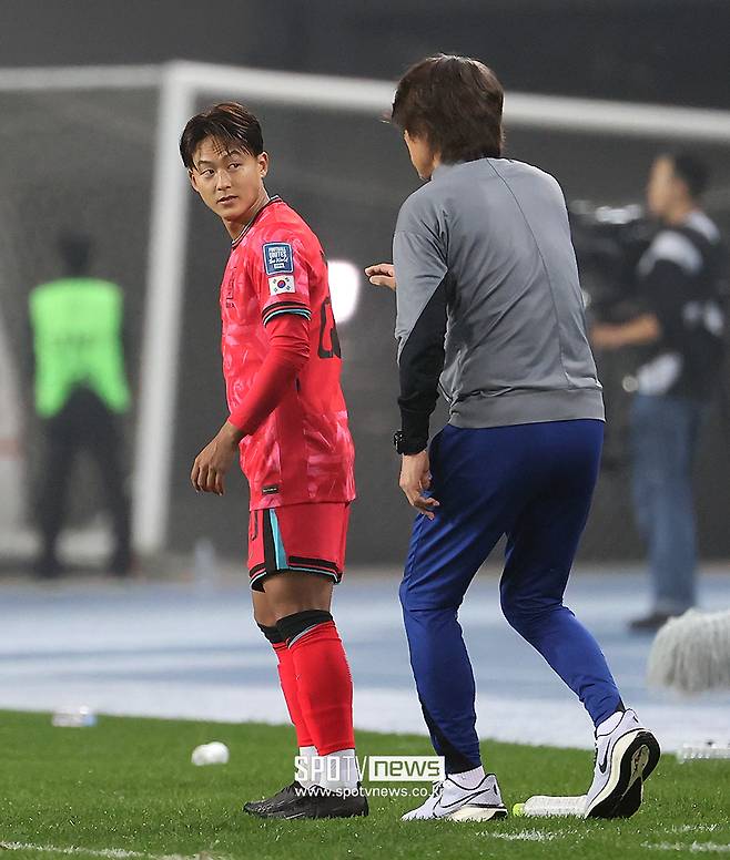 ▲ '2026 국제축구연맹(FIFA) 북중미 월드컵' 한국과 이라크의 3차 예선전이 15일 오후 경기도 용인 미르스타디움에서 열렸다. 후반전 이승우가 교체 투입되고 있다.&nbsp; ⓒ곽혜미 기자