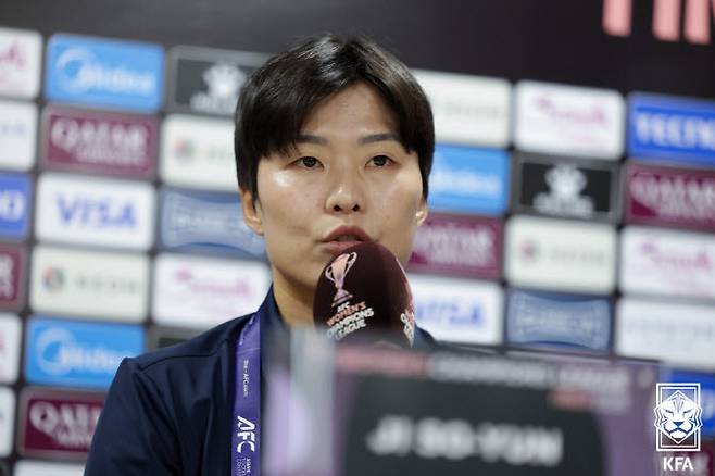 지소연(수원FC 위민)이 19일 수원종합운동장에서 열린 2025~26 아시아축구연맹(AFC) 여자 챔피언스리그(AWCL) 공식 기자회견에서 취재진 질문에 답변하고 있다. 사진=대한축구협회