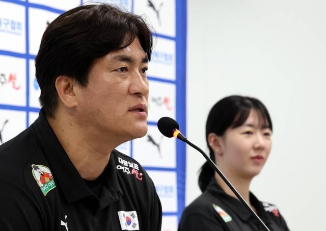 차상현 여자배구대표팀 감독이 20일 서울 송파구 올림픽회관에서 열린 배구대표팀 기자회견에서 대표팀 운영 계획을 밝히고 있다. 뉴시스