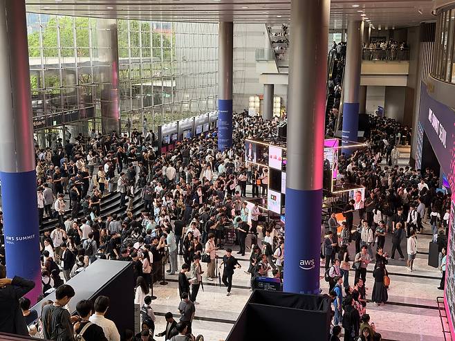 AWS 서밋 서울 2026 20일 서울 강남구 코엑스에서 열린 'AWS 서밋 서울 2026' 행사장 전경. [권하영 촬영]