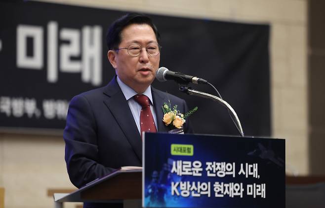국회 국방위원회 소속 유용원 국민의힘 의원이 20일 서울 여의도 국회 의원회관에서 동행미디어 시대와 공동 주최한 토론회에서 드론과 AI(인공지능) 분야에서 독자적인 대응 역량이 필요하다고 강조했다. 사진은 유 의원이 지난 4월16일 시대포럼에서 축사를 하고 있는 모습. / 사진=뉴스1