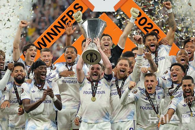 [이스탄불=AP/뉴시스] 2025~2026시즌 유럽축구연맹(UEFA) 유로파리그(UEL)에서 우승한 아스톤 빌라. 2026.05.21.