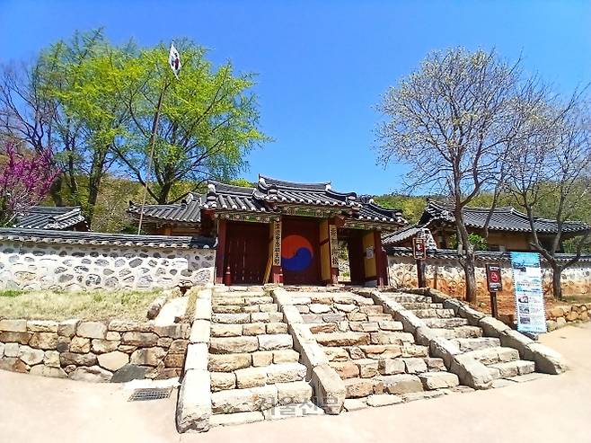 옛 모습 잃은 조선 수군 본부… 바다는 옛 영광 기억할까[서동철의 이야기가 있는 옛성]