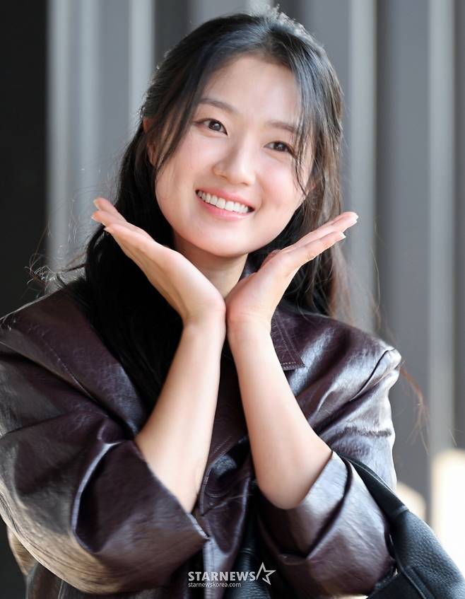 배우 김혜윤(Kim Hyeyoon)이 일본 일정 차 29일 오전 김포국제공항을 통해 출국하고 있다.  2025.05.29 /사진=임성균 tjdrbs23@