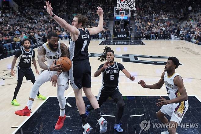 샌안토니오와 뉴올리언스의 NBA 경기  [AP=연합뉴스. 자료 사진]