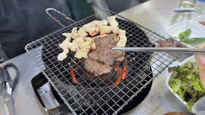Yang Gopchang served at Baekhwa Yang Gopchang's team No.8 [WOO JI-WON]