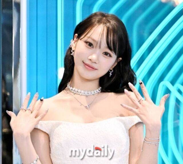 르세라핌 김채원 / 마이데일리