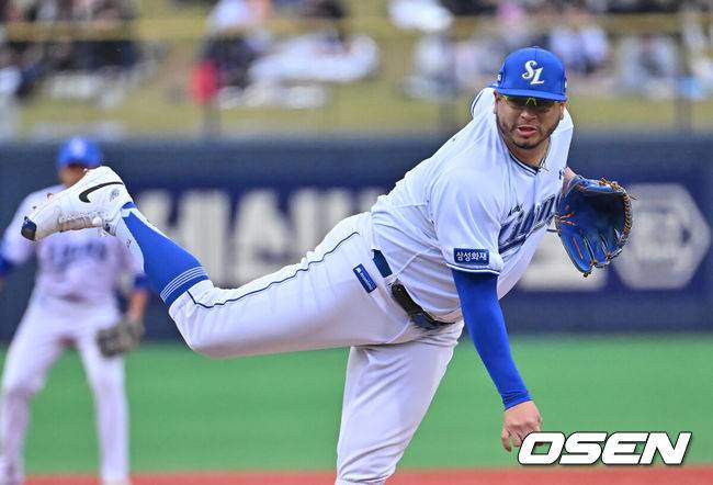 [OSEN=포항, 이석우 기자] 21일 포항야구장에서 2026 신한 SOL KBO 리그 삼성 라이온즈와 KT 위즈의 경기가 열렸다. 홈팀 삼성은 후라도가, 방문팀 KT는 오원석이 선발 출전했다. 삼성 라이온즈 선발투수 후라도가 역투하고 있다. 2026.05.21 / foto0307@osen.co.kr
