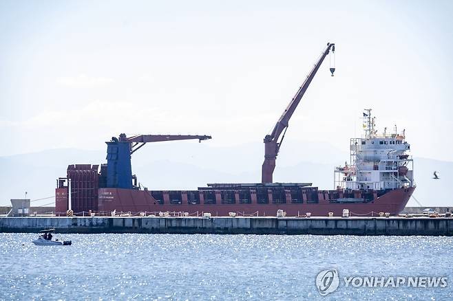 러시아 화물선 레이디R호 [AP=연합뉴스. 재판매 및 DB 금지]
