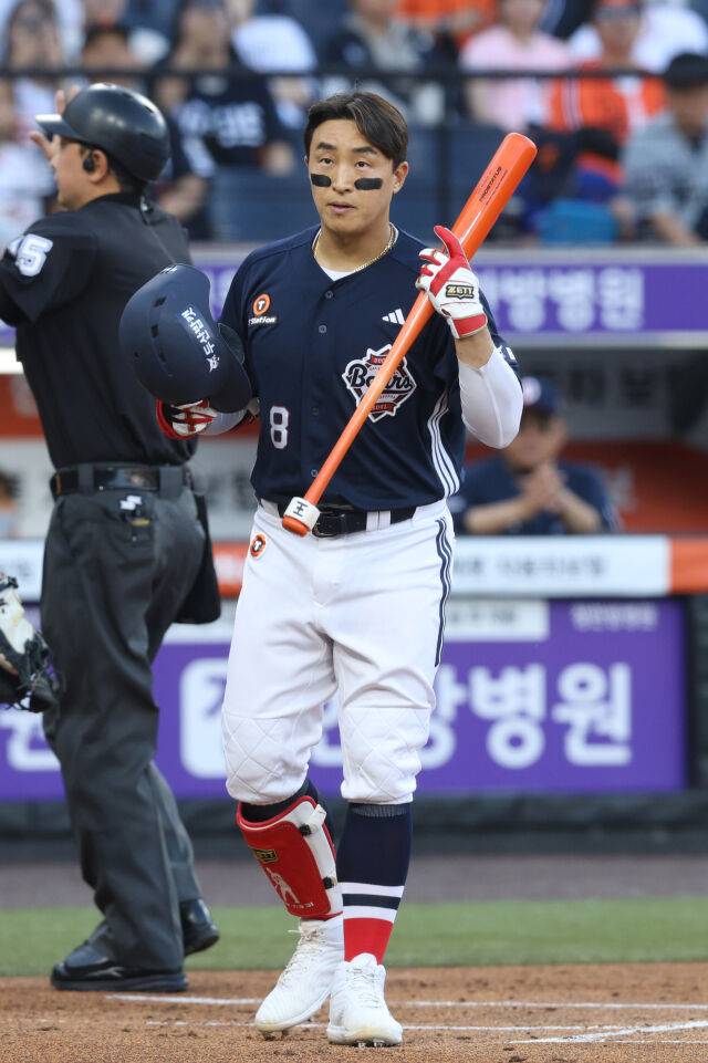 손아섭이 5월 22일 대전 한화 이글스전 첫 타석에 들어서고 있다./두산 베어스 제공