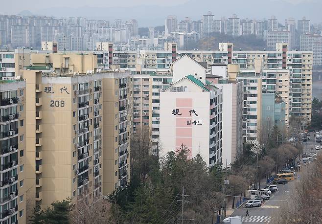 지난 3월 서울 강남구 아파트 단지의 모습. [연합]