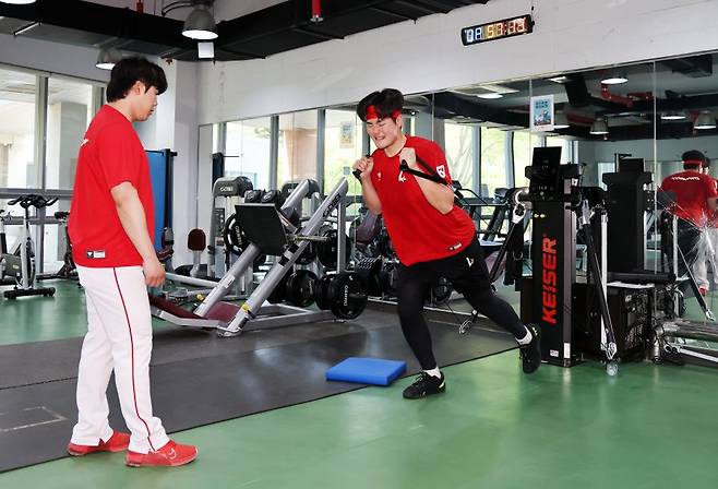 ▲ 성실한 재활로 발목 수술 여파를 이겨낸 최용준은 말끔해진 몸 상태를 바탕으로 서서히 경기력을 채워가는 단계다 ⓒSSG랜더스