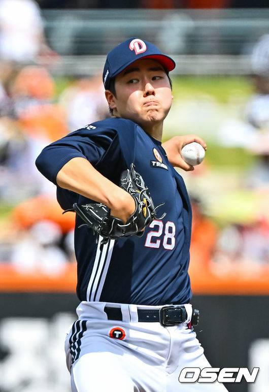 [OSEN=대전, 박준형 기자] 24일 대전 한화생명 볼파크에서 2026 신한 SOL KBO리그&nbsp;한화 이글스와 두산 베어스의 경기가 진행됐다. 이날 한화는 류현진을, 두산은 최승용을 선발투수로 내세웠다.3회말 두산 선발투수 최승용이 역투하고 있다.   2026.05.24 / soul1014@osen.co.kr
