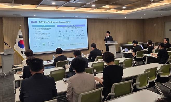 ▲ '2026년 제1회 미래교육 공동포럼'이 26일 경기도교육연구원과 차세대융합기술연구원의 공동 주최로 수원컨벤션센터에서 개최됐다./이원근 기자 lwg11@incheonilbo.com