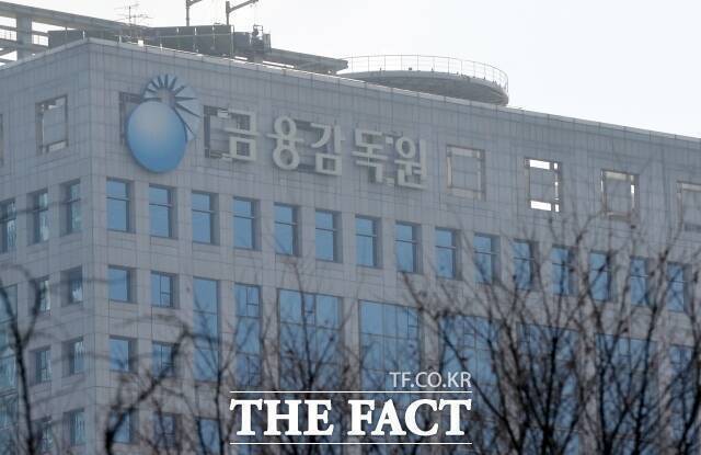 26일 금융감독원에 따르면 지난 3월 말 기준 은행 대출 연체율은 0.56%를 기록했다. /더팩트 DB