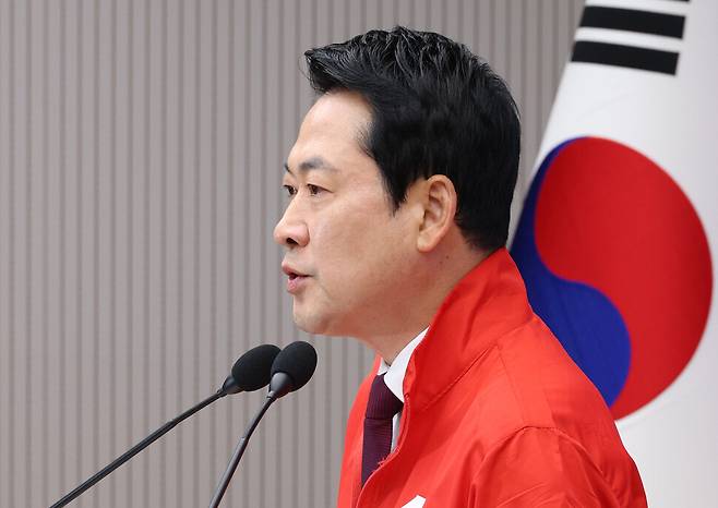 장동혁 국민의힘 대표가 26일 서울 여의도 중앙당사에서 6·3지방선거 관련 기자회견을 하고 있다. 연합뉴스