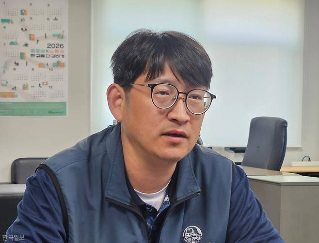 '김군의 후배' 임선재 서울교통공사노조 교육소통실장이 15일 한국일보와 인터뷰하고 있다. 이용경 기자