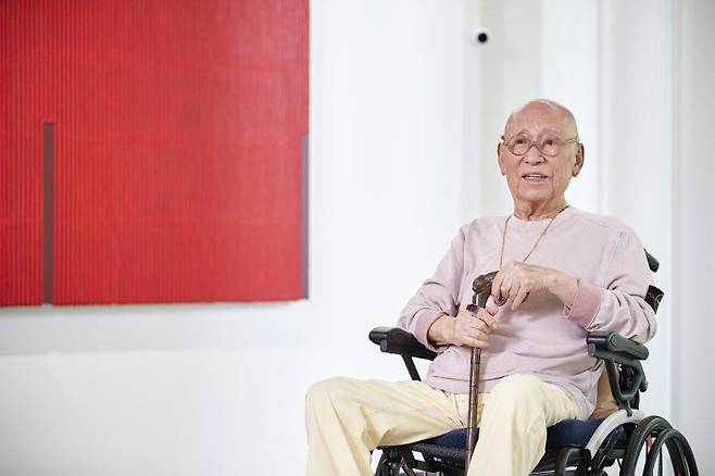 Korean dansaekhwa artist Park Seo-bo is seen in this file photo [JOONGANG ILBO]