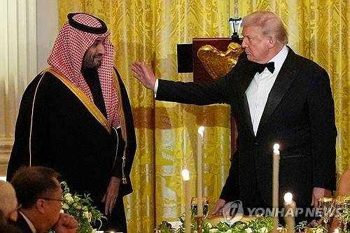 도널드 트럼프 미국 대통령과 무함마드 빈 살만 사우디아라비아 왕세자. AP 연합뉴스