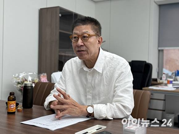박형준 부산광역시장 후보가 27일 아이뉴스24와 인터뷰를 진행하고 있다. [사진=정예진 기자]