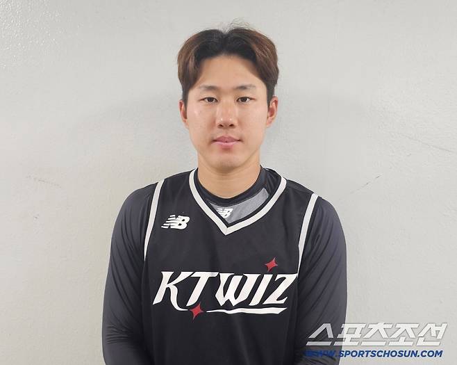 인터뷰에 임한 KT 최원준. 김영록 기자