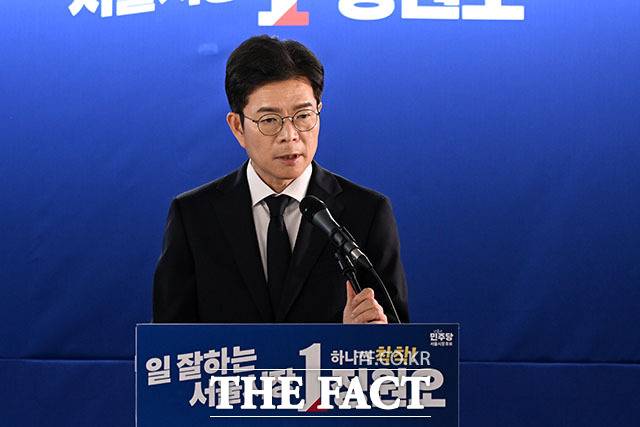 정원오 더불어민주당 서울시장 후보가 28일 오전 서울 중구 선거사무실에서 기자간담회를 열고 발언하고 있다. /서예원 기자