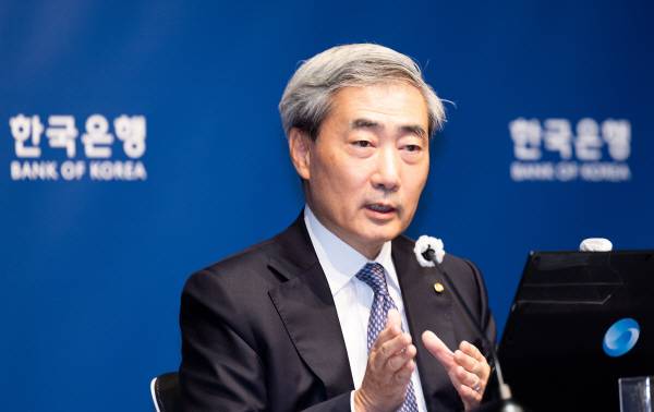 신현송 한국은행 총재가 28일 서울 중구 한국은행 본관에서 열린 통화정책방향 기자간담회에서 발언하고 있다. 공동취재단