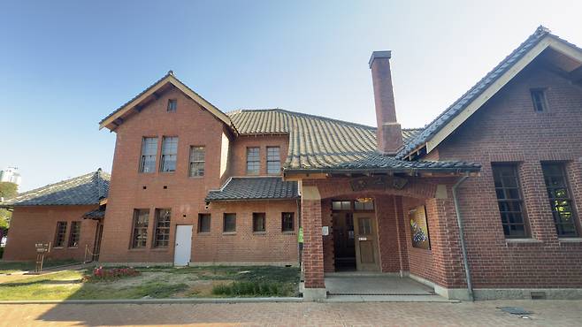 Temporary presidential residence [WOO JI-WON]