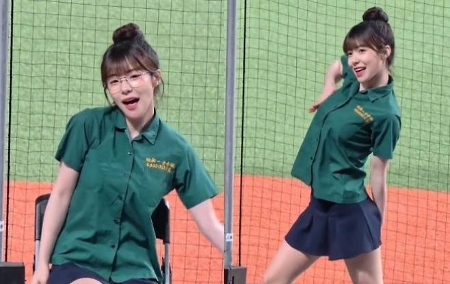 대만 프로야구 리그에서 활동하고 있는 치어리더 이다혜씨가 복장 논란으로 도마위에 올랐다. [사진출처 = SNS]
