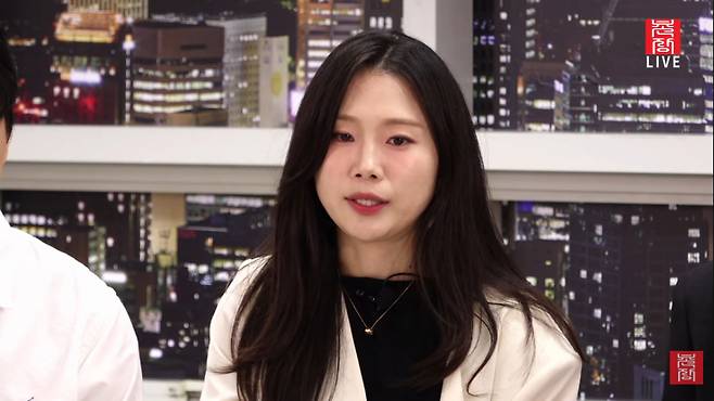 순자가 방송 이후에도 여자 출연자들과 불화를 겪었다. /사진=유튜브 '촌장엔터테인먼트' 라이브 방송 캡처