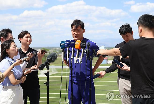오현규 인터뷰 (헤리먼[미국 유타주]=연합뉴스) 신준희 기자 = 27일(현지시간) 오후 미국 유타주 헤리먼에 위치한 자이언스뱅크 트레이닝센터에서 축구 국가대표팀 오현규가 인터뷰를 하고 있다. 2026.5.28 hama@yna.co.kr