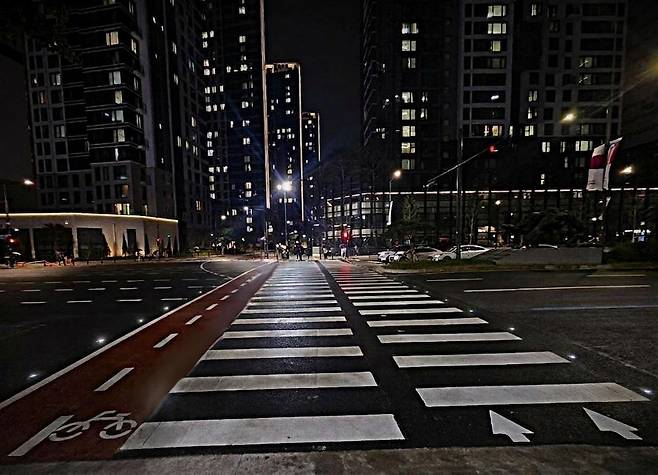 '활주로형 횡단보도' 설치 예시 [송파구 제공. 재판매 및 DB 금지]