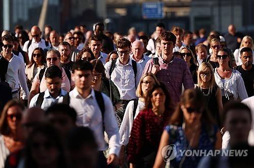 런던 거리. 기사와 상관없는 자료사진입니다. [EPA=연합뉴스 자료사진. 재판매 및 DB 금지]