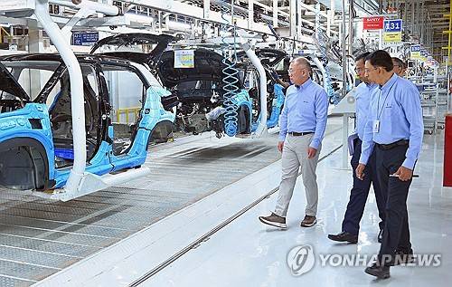 정의선 현대차그룹 회장, 현대차 인도 생산 라인 점검 [현대자동차·기아 제공. 재판매 및 DB 금지]