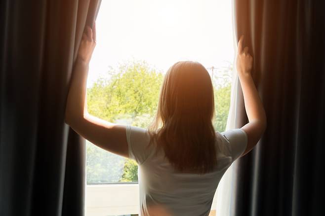 하루 중 아침은 밤새 분비되던 항염증 호르몬인 코르티솔 수치가 급격히 변화하며 면역계가 깨어나는 시기다 사진=게티이미지뱅크