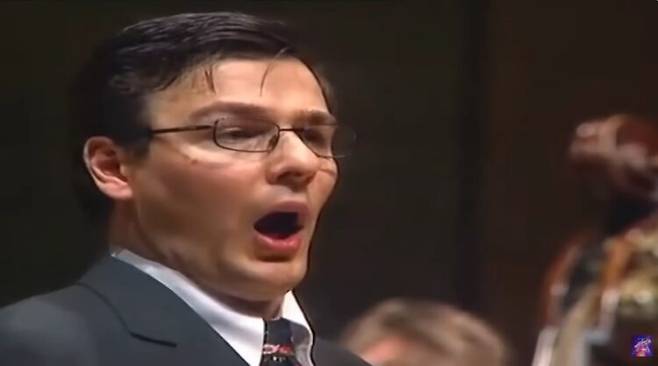 Andreas Scholl: Largo di Handel : Ombra mai fu : Aria da Xerxes HWV 40 countertenor Bonazeta YT. 출처= 유튜브 https://www.youtube.com/watch?v=N7XH-58eB8c.