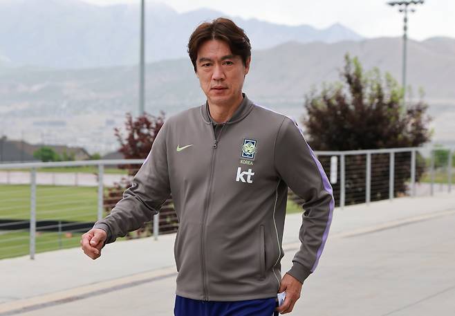 홍명보 대한민국 축구대표팀 감독이 29일(현지시간) 미국 유타주 헤리먼에 위치한 자이언스뱅크 트레이닝센터에서 인터뷰에 나서고 있다. 2026.5.30 ⓒ 뉴스1