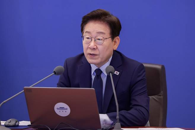 이재명 대통령이 28일 청와대에서 열린 수석보좌관회의에서 발언하고 있다. 청와대사진기자단