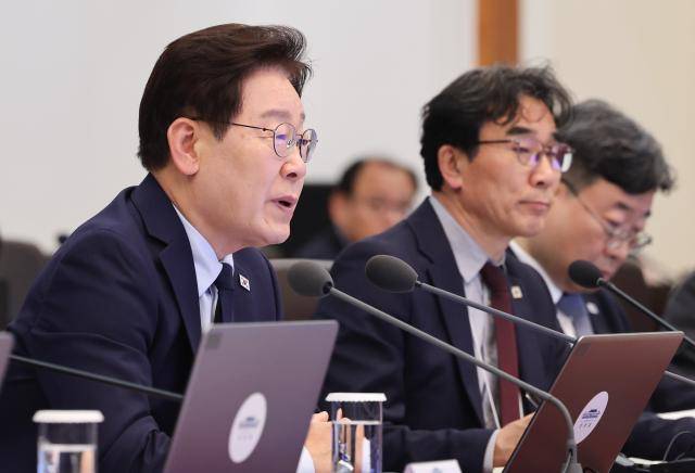 이재명 대통령이 지난 28일 청와대에서 열린 수석보좌관회의에서 발언하고 있다.[사진=연합뉴스. 무단 전재 재배포 금지, AI 학습 및 활용 금지>]