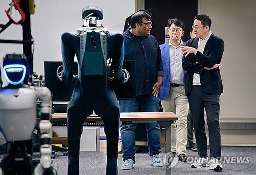 구광모 LG 회장, 실리콘밸리서 아비나브 굽타 스킬드AI 공동창업자와 회동[출처: 연합뉴스 자료사진]