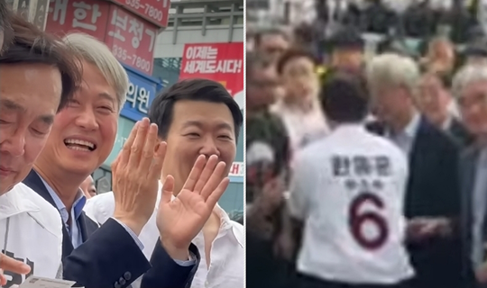 김근식 국민의힘 서울 송파병 당협위원장이 지난 5월 30일 오후 부산 북구 덕천로터리에서 진행된 한동훈 무소속 국회의원 보궐선거 후보 집중유세 현장에서 한동훈 캠프 명예선거대책위원장인 서병수 전 부산시장, 윤희석 국민의힘 전 선임대변인 등과 함께 호응하는 모습(왼쪽). 유세차량 무대에서 내려온 한동훈 후보가 김근식 당협위원장 등과 인사를 나누는 모습(오른쪽). [유튜브 채널 ‘종이의 TV’(좌측), ‘한동훈’(우측) 영상 갈무리]