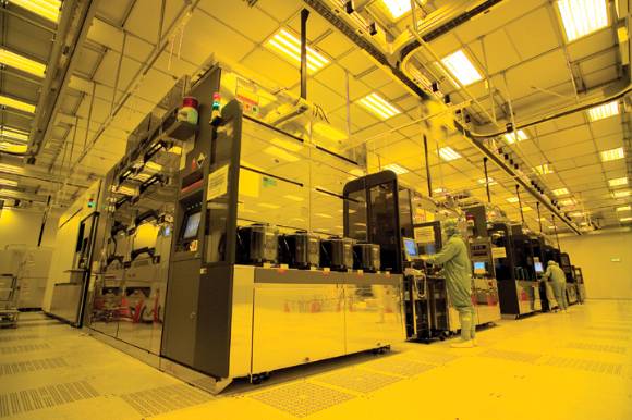 TSMC 대만 14팹 내부에서 반도체를 생산하는 모습. [사진=TSMC]