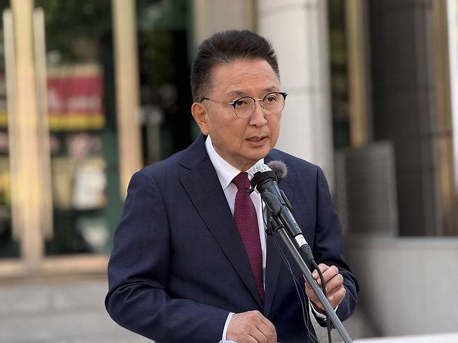 기자회견 하는 국민의힘 김영환 충북도지사 후보 [김영환 후보 캠프 제공. 재판매 및 DB 금지]
