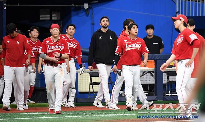 21일 고척 스카이돔에서 열린 KBO리그 키움과 SSG 경기. 키움이 SSG에 승리했다. 4연패를 당한 SSG 선수들. 고척=송정헌 기자songs@sportschosun.com/2026.05.21/