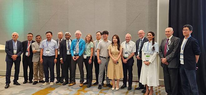 제30차 세계원자력구조공학회 학술대회(30th International Conference on Structural Mechanics in Reactor Technology, SMiRT 30) 인천 유치 기념사진.